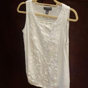Maternity A Pee in the Pod White floral tank